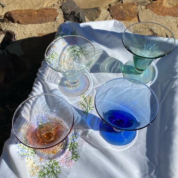 Gorgeous Antique Iridescent blown glass cups. Unbelievably glossy. Set of 3. - Picture 3 of 5